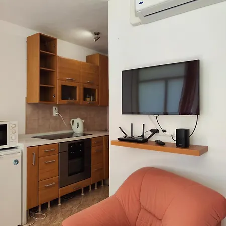 Daire Rodinne Vlatka S Velkym Pozemkom Kaluža