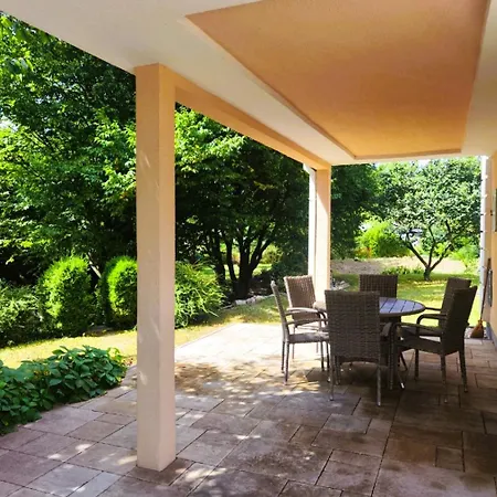 Daire Rodinne Vlatka S Velkym Pozemkom