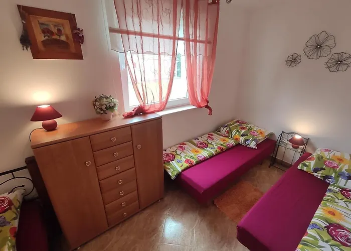 Rodinné Vlatka S Veľkým Pozemkom Appartamento