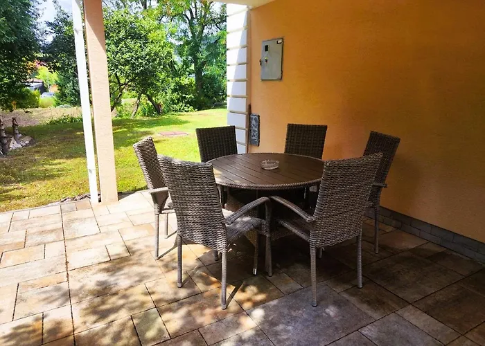 Rodinné Vlatka S Veľkým Pozemkom